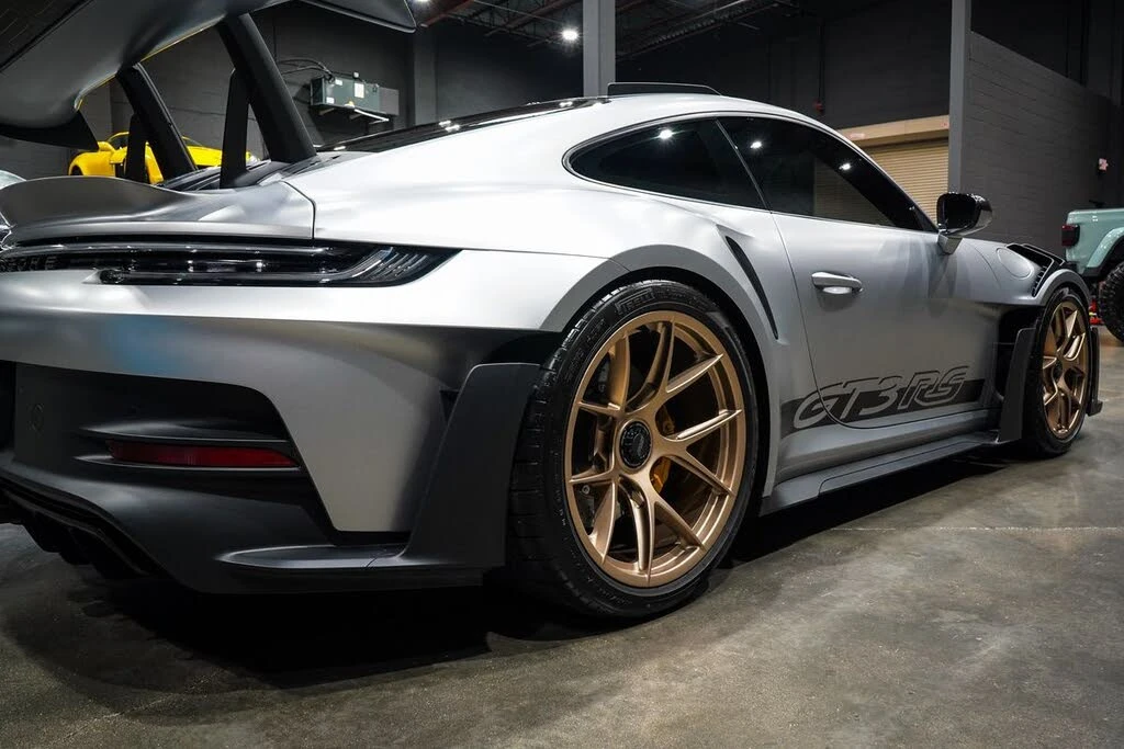 2025 Porsche 992 GT3 RS - Image 26 of 31
