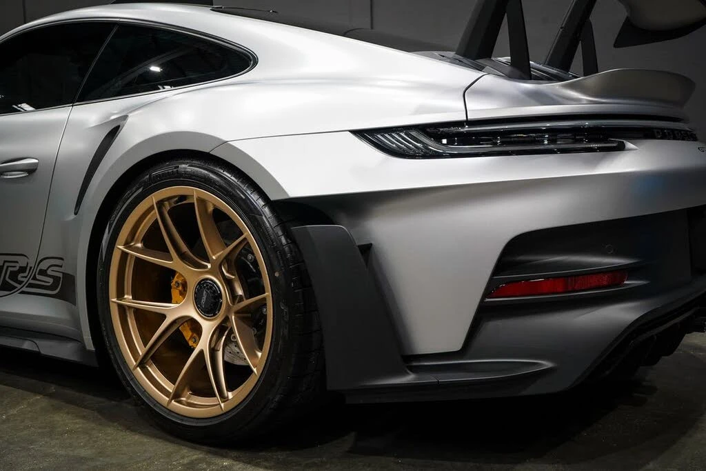 2025 Porsche 992 GT3 RS - Image 21 of 31