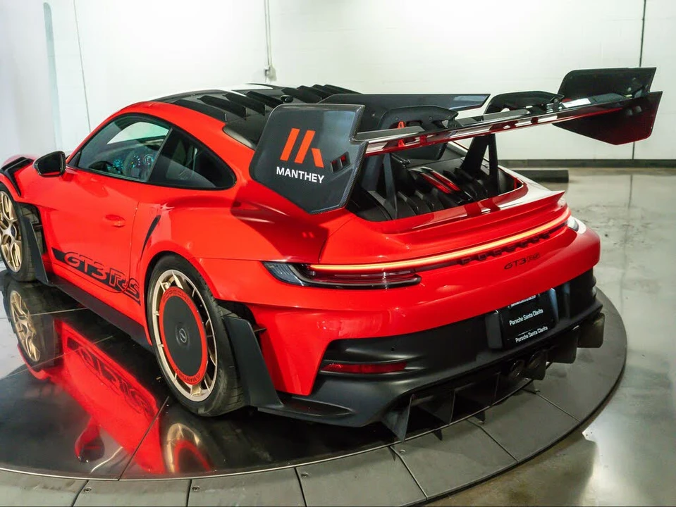 2025 Porsche 992 GT3 RS - Image 24 of 28