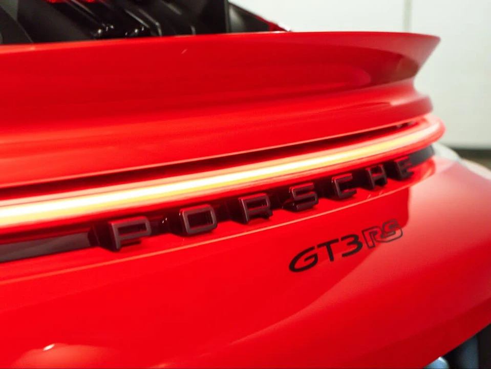 2025 Porsche 992 GT3 RS - Image 26 of 28
