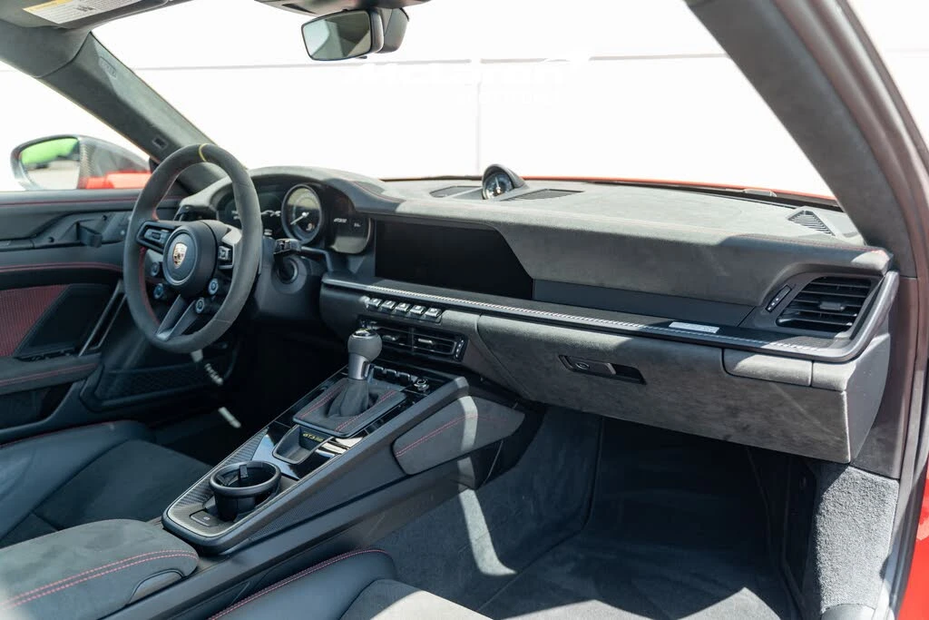 2025 Porsche 992 GT3 RS - Image 19 of 31