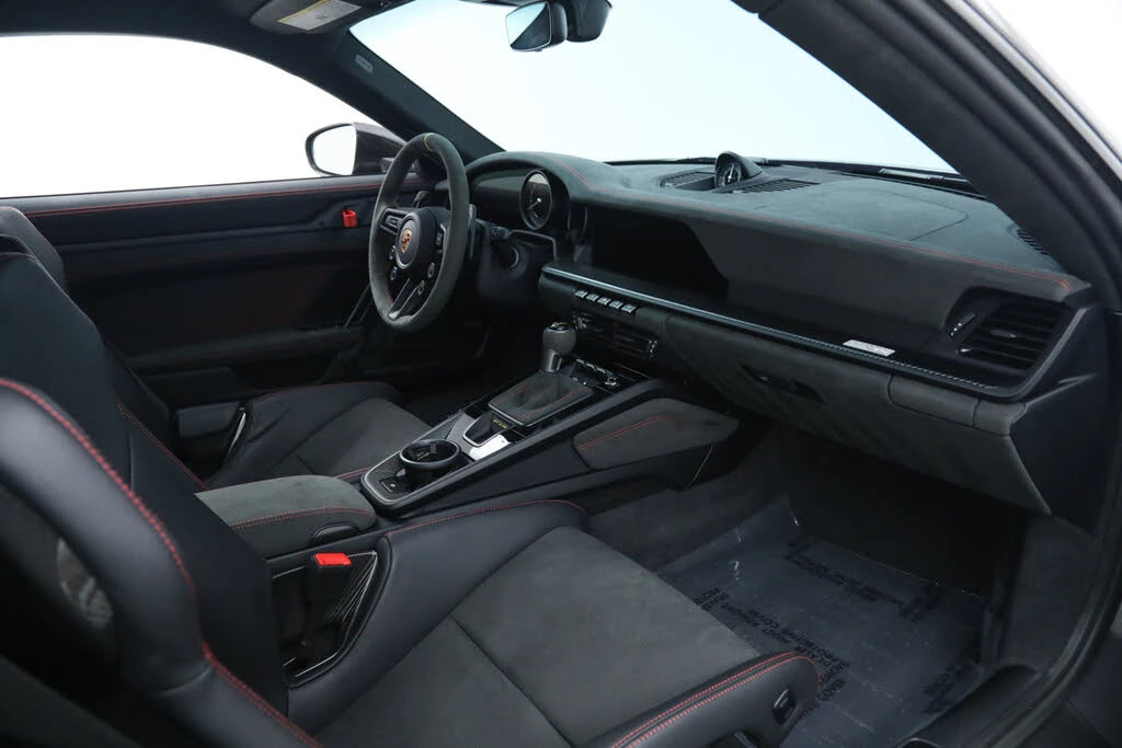 2025 Porsche 992 GT3 RS - Image 19 of 31