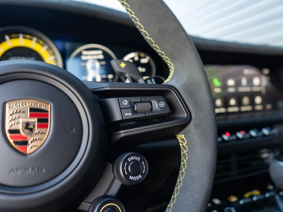 2025 Porsche 992 GT3 RS - Image 25 of 31