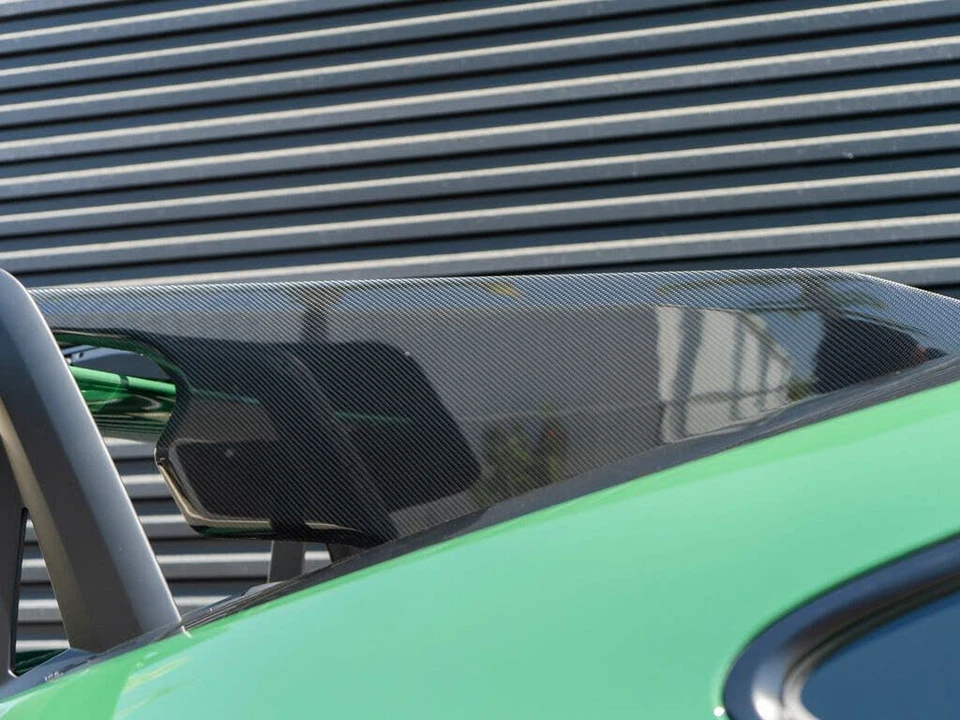 2025 Porsche 992 GT3 RS - Image 16 of 31