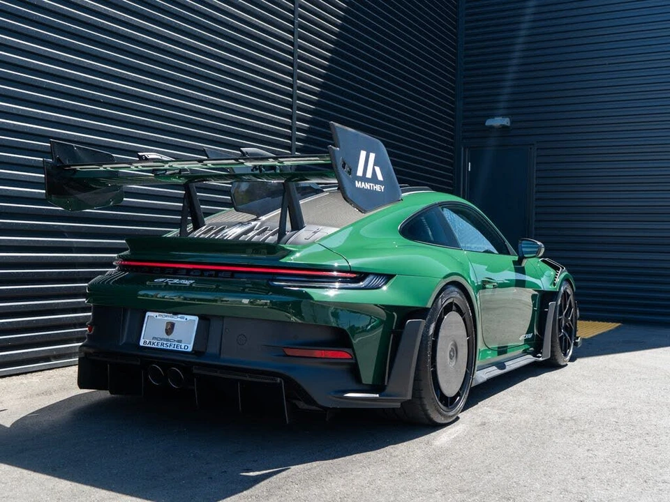 2025 Porsche 992 GT3 RS - Image 9 of 31