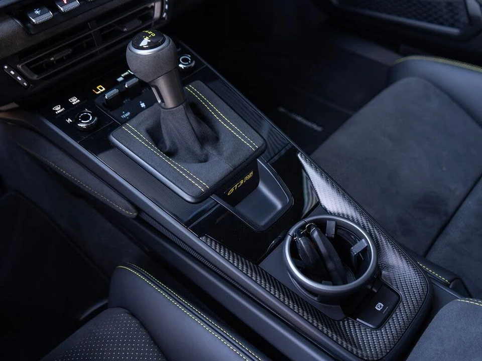 2025 Porsche 992 GT3 RS - Image 28 of 31