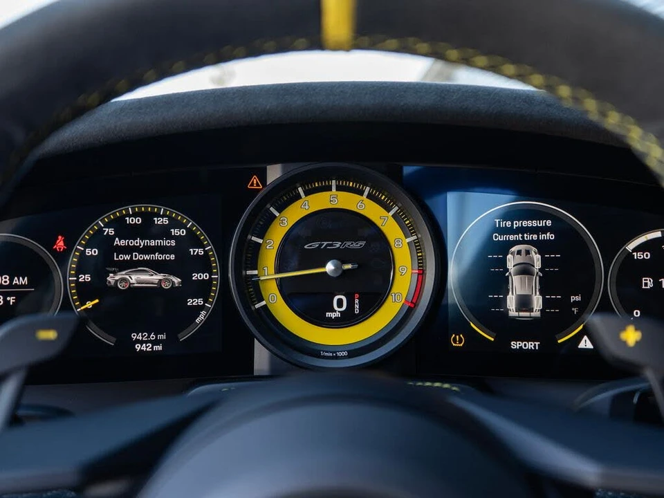 2025 Porsche 992 GT3 RS - Image 20 of 31