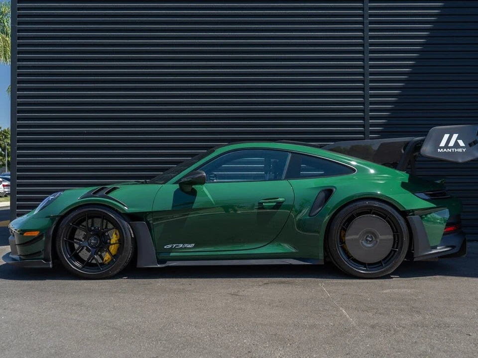 2025 Porsche 992 GT3 RS - Image 2 of 31