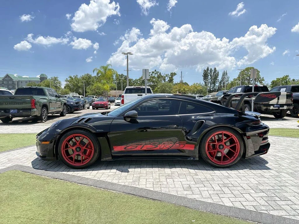 2025 Porsche 992 GT3 RS - Image 3 of 31
