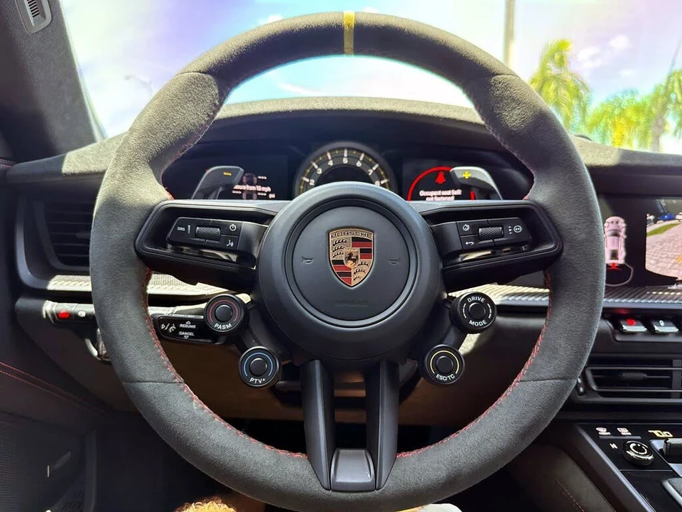 2025 Porsche 992 GT3 RS - Image 28 of 31
