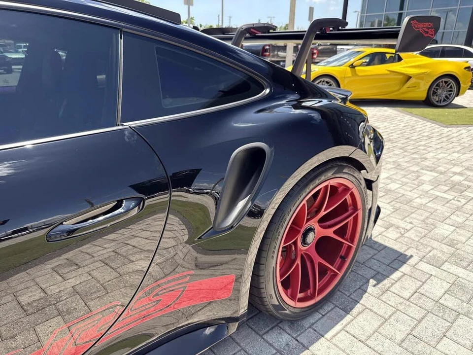 2025 Porsche 992 GT3 RS - Image 14 of 31
