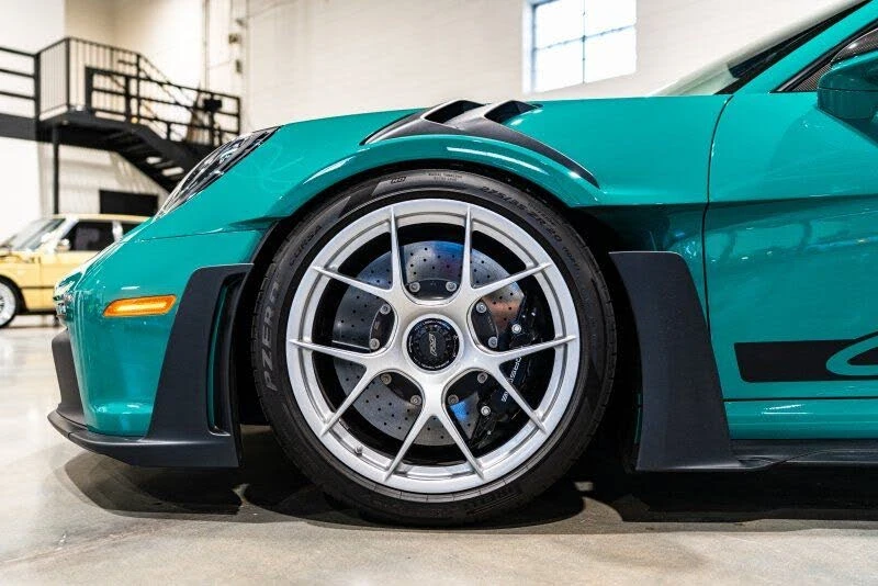 2025 Porsche 992 GT3 RS - Image 21 of 31