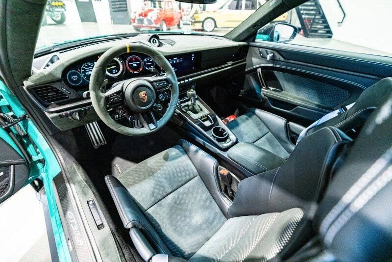 2025 Porsche 992 GT3 RS - Image 29 of 31