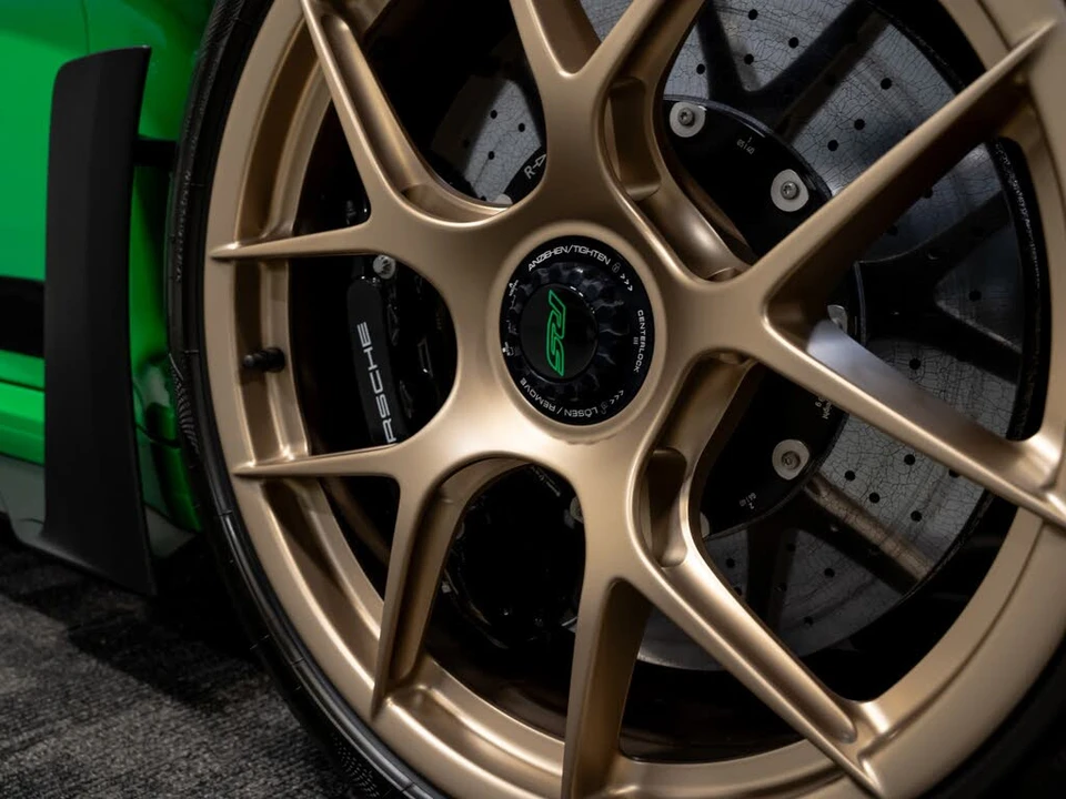 2025 Porsche 992 GT3 RS - Image 20 of 31