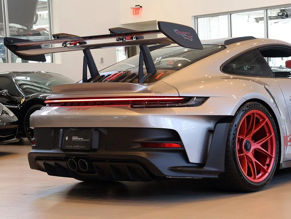 2025 Porsche 992 GT3 RS - Image 16 of 31