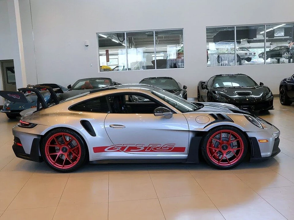 2025 Porsche 992 GT3 RS - Image 9 of 31
