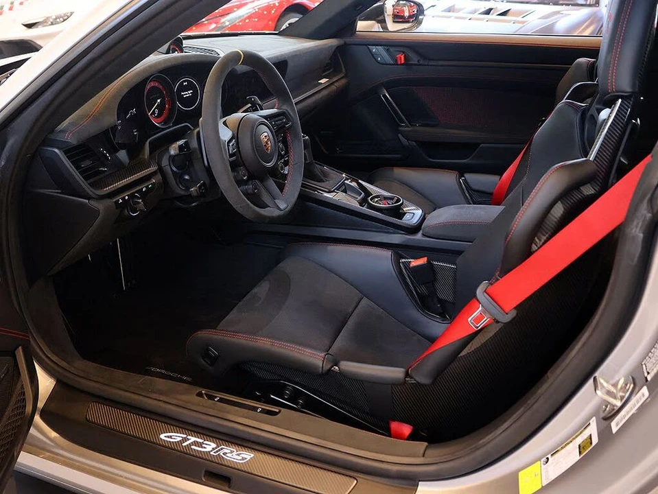 2025 Porsche 992 GT3 RS - Image 4 of 31