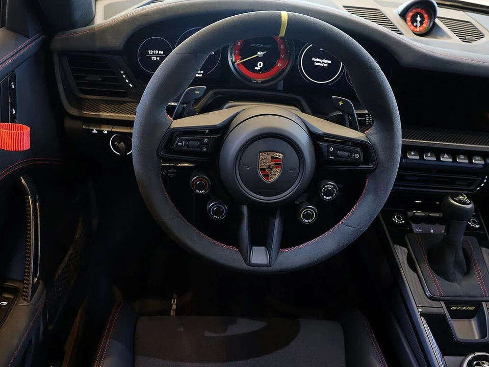 2025 Porsche 992 GT3 RS - Image 21 of 31