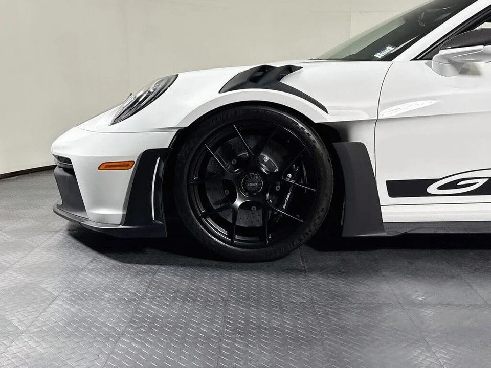 2025 Porsche 992 GT3 RS - Image 30 of 31