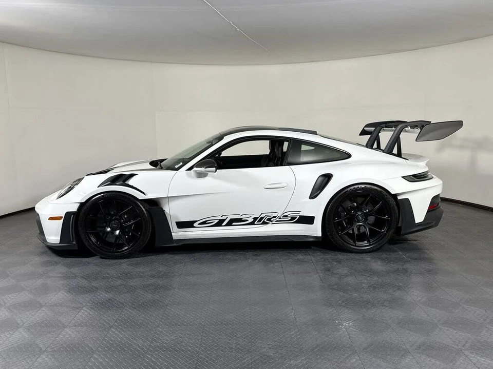 2025 Porsche 992 GT3 RS - Image 2 of 31