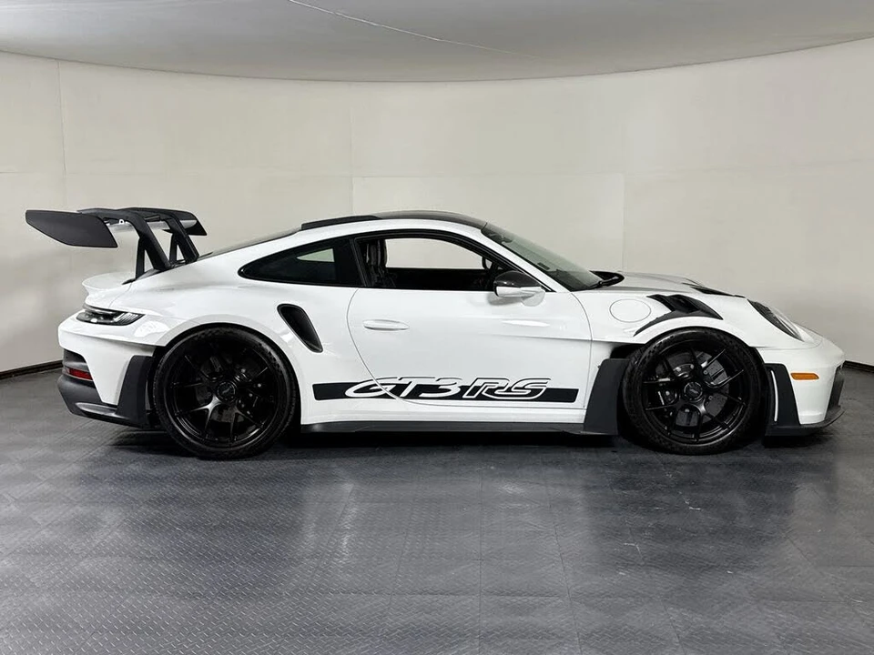 2025 Porsche 992 GT3 RS - Image 8 of 31