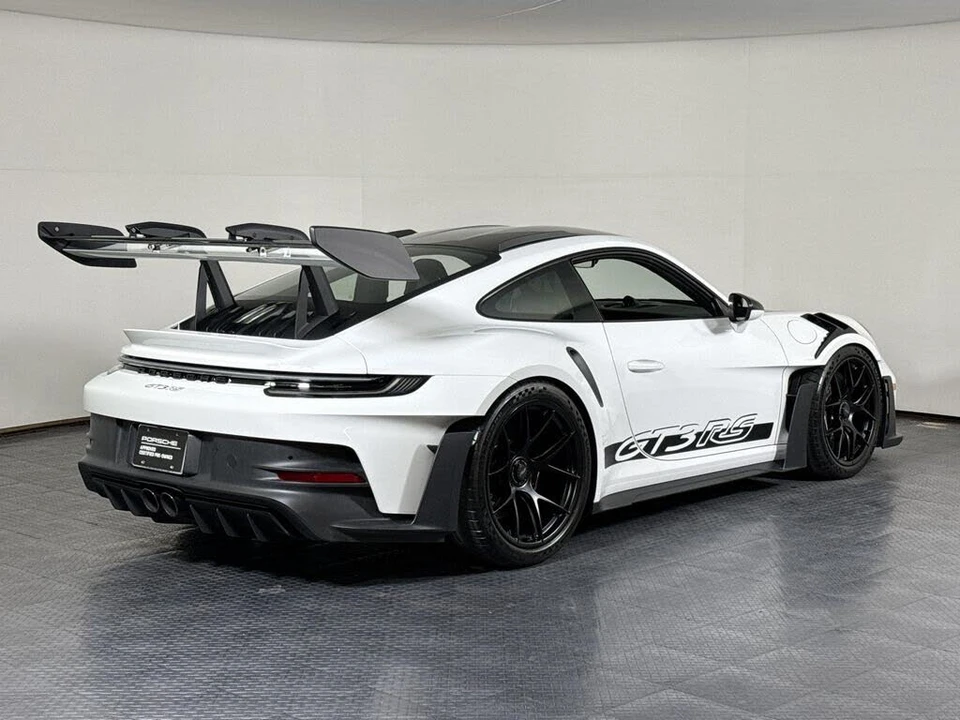 2025 Porsche 992 GT3 RS - Image 7 of 31