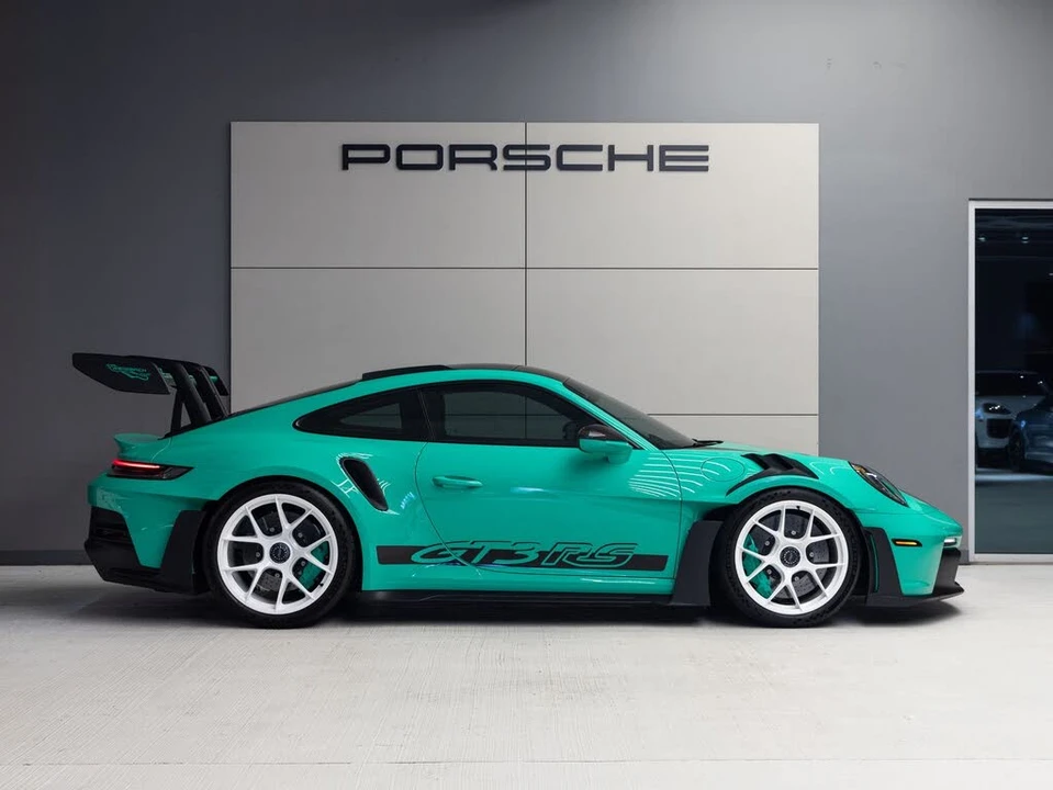 2025 Porsche 992 GT3 RS - Image 8 of 31