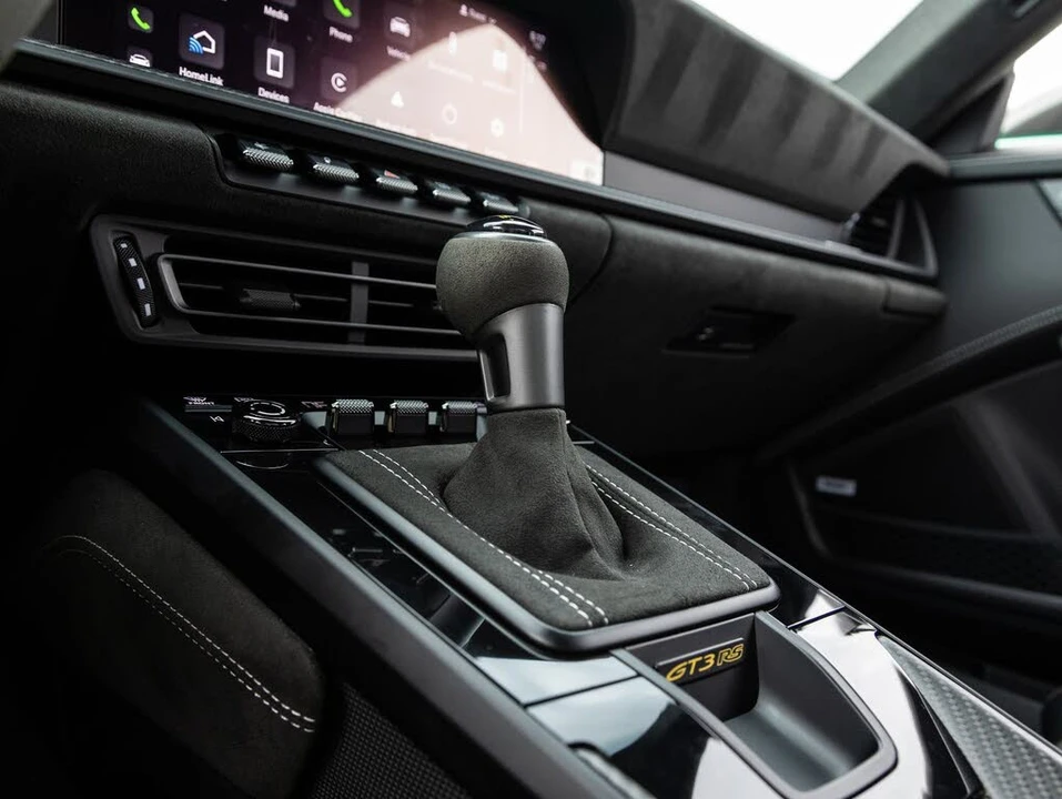 2025 Porsche 992 GT3 RS - Image 27 of 31
