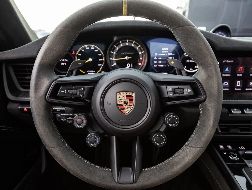 2025 Porsche 992 GT3 RS - Image 13 of 31