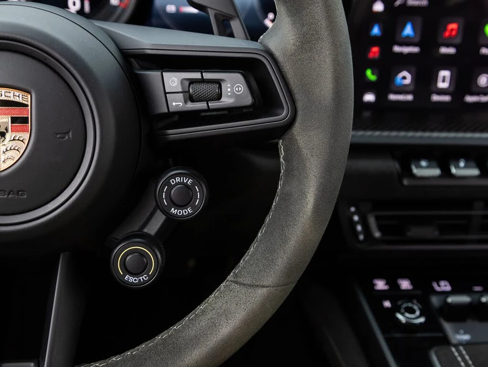 2025 Porsche 992 GT3 RS - Image 16 of 31