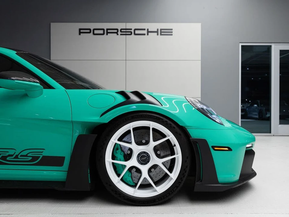 2025 Porsche 992 GT3 RS - Image 11 of 31