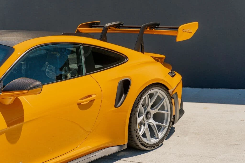 2025 Porsche 992 GT3 RS - Image 26 of 31