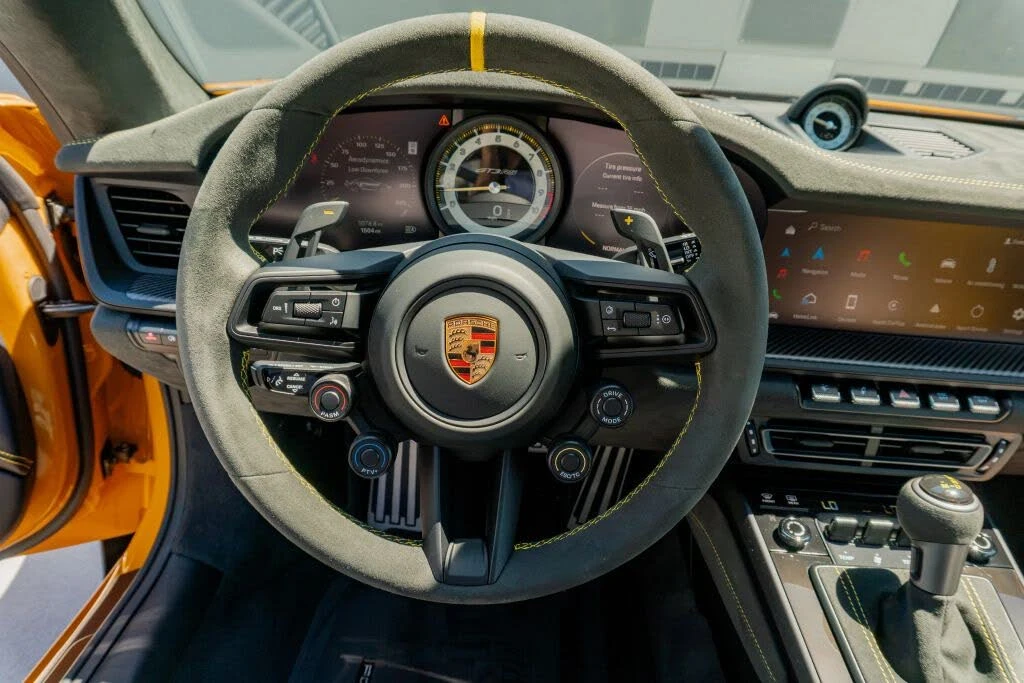2025 Porsche 992 GT3 RS - Image 15 of 31