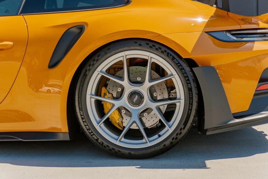 2025 Porsche 992 GT3 RS - Image 21 of 31