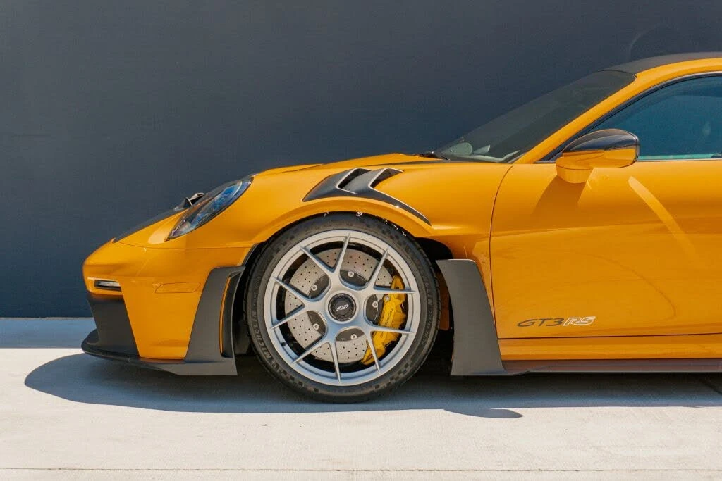 2025 Porsche 992 GT3 RS - Image 17 of 31