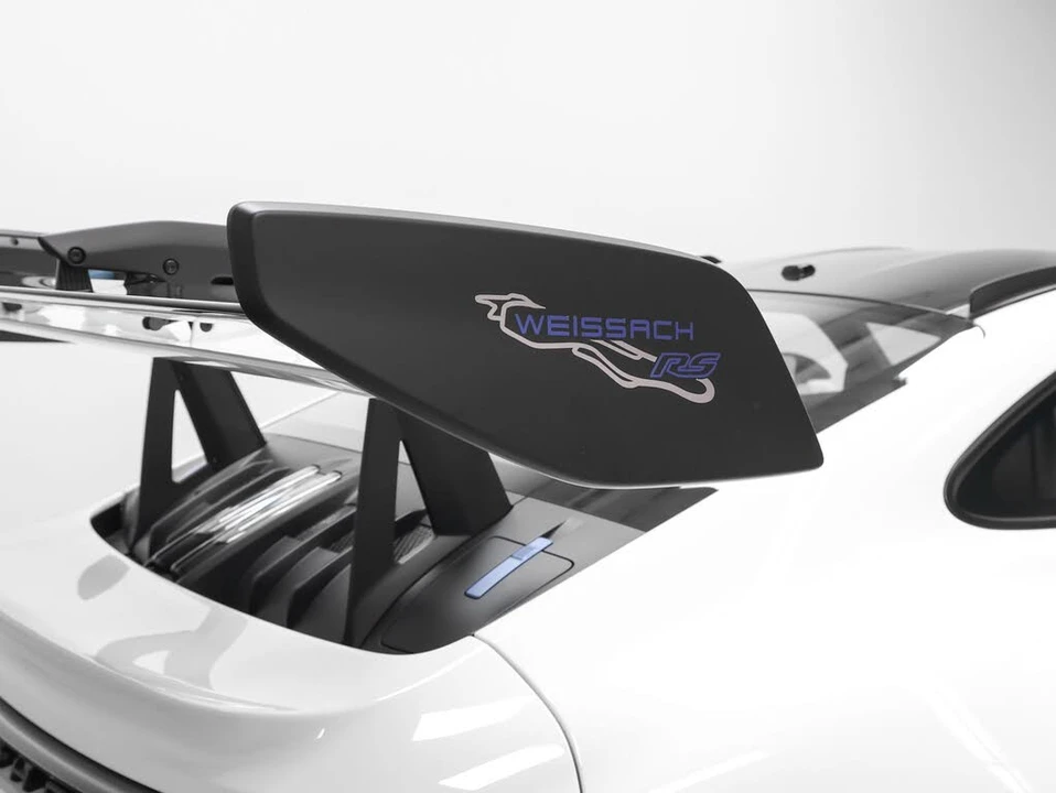 2025 Porsche 992 GT3 RS - Image 18 of 31
