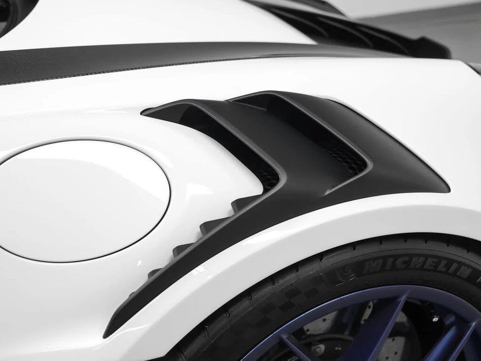 2025 Porsche 992 GT3 RS - Image 27 of 31