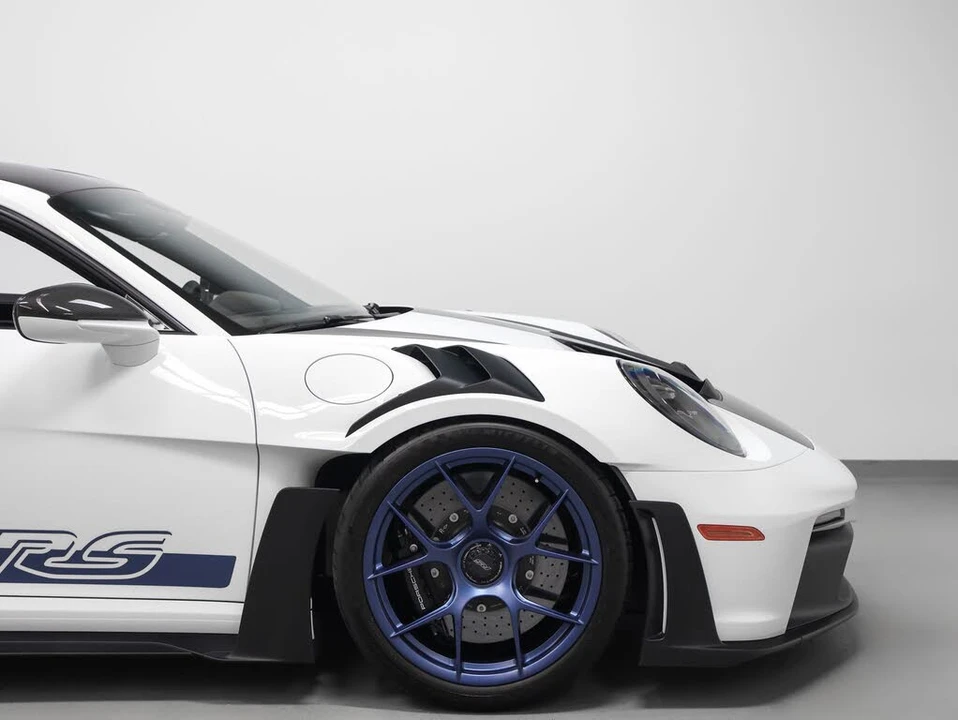 2025 Porsche 992 GT3 RS - Image 26 of 31