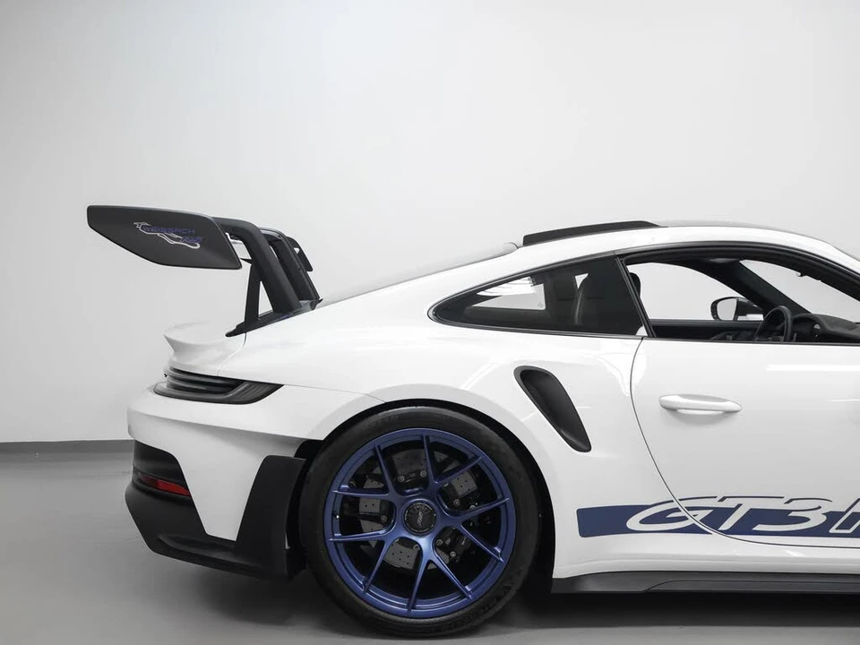 2025 Porsche 992 GT3 RS - Image 19 of 31