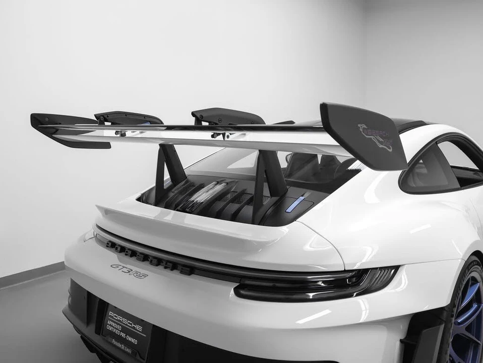 2025 Porsche 992 GT3 RS - Image 14 of 31