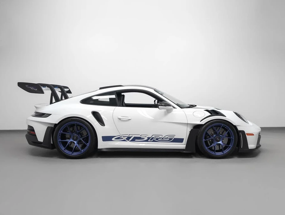 2025 Porsche 992 GT3 RS - Image 13 of 31