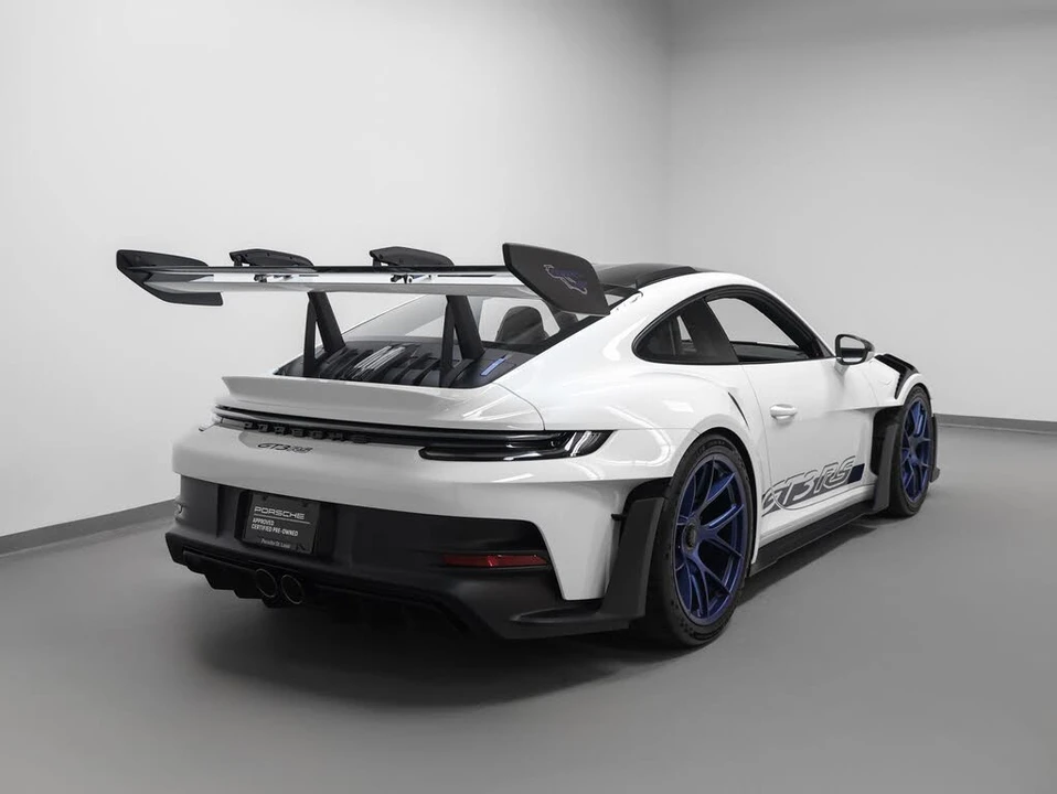 2025 Porsche 992 GT3 RS - Image 12 of 31