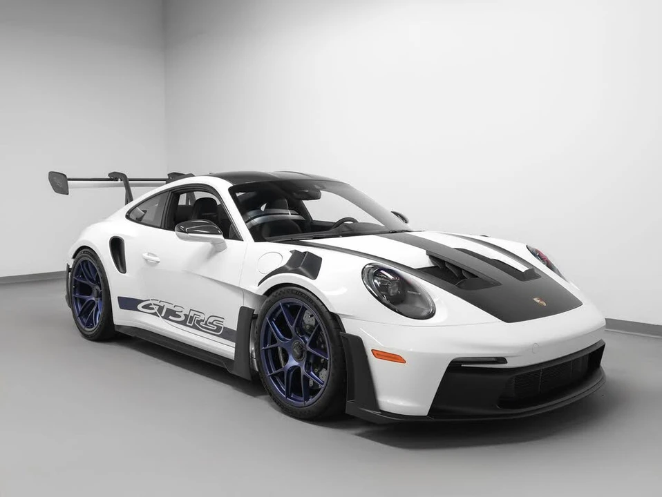 2025 Porsche 992 GT3 RS - Image 10 of 31