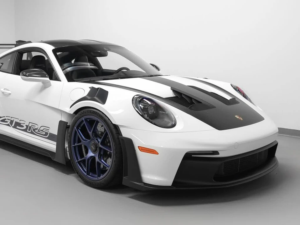 2025 Porsche 992 GT3 RS - Image 9 of 31