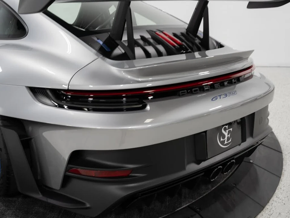 2025 Porsche 992 GT3 RS - Image 30 of 31