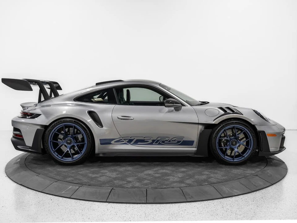 2025 Porsche 992 GT3 RS - Image 10 of 31