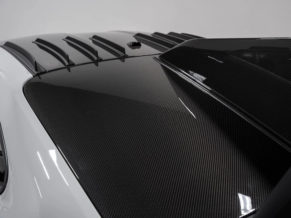 2025 Porsche 992 GT3 RS - Image 25 of 31