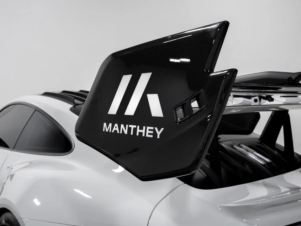 2025 Porsche 992 GT3 RS - Image 26 of 31