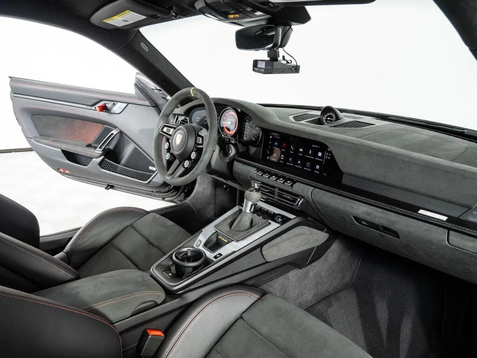 2025 Porsche 992 GT3 RS - Image 19 of 28
