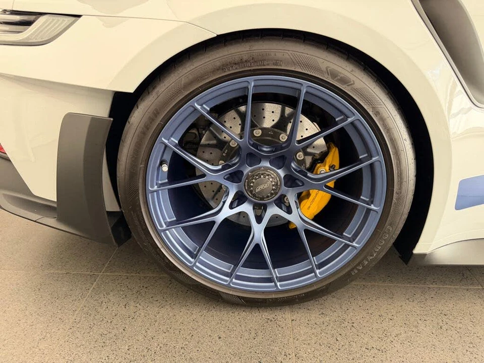 2025 Porsche 992 GT3 RS - Image 11 of 25